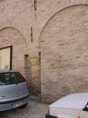 Palazzetto in P.zza Condivi